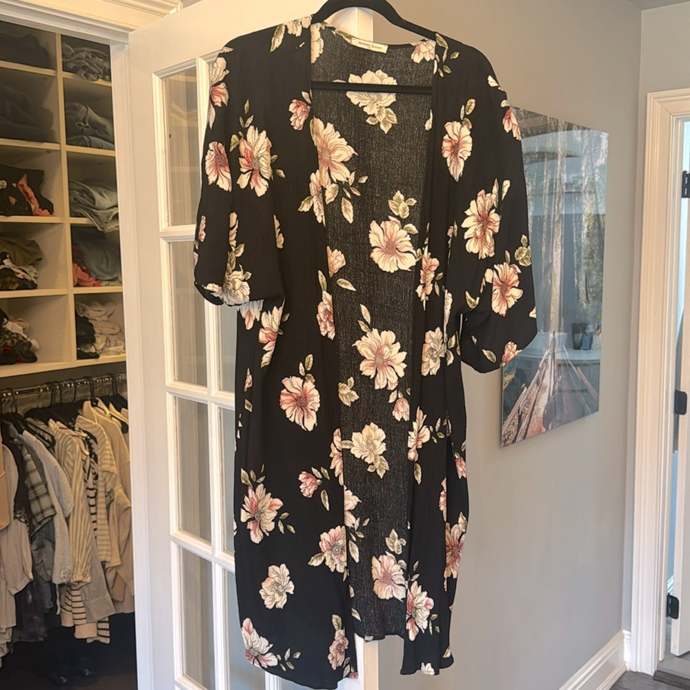 Floral Short Sleeve Shawl